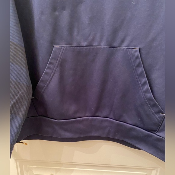 Majestic Men’s Size XL New England Patriots Blue Hoodie with Team Logo on Front - Picture 3 of 9